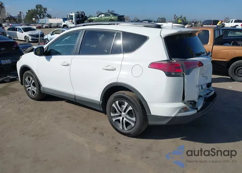 2018 Toyota Rav4 Le z USA, uszkodzony, nr VIN JTMZFREV9JJ210235